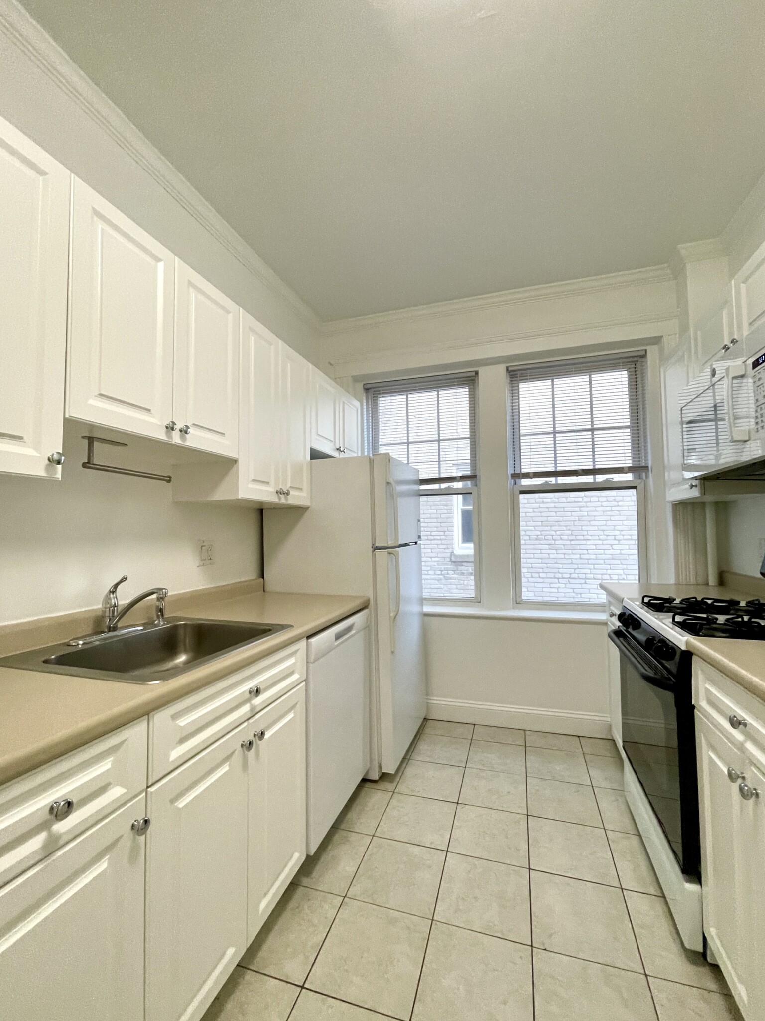 111 Kilsyth Rd, Brighton