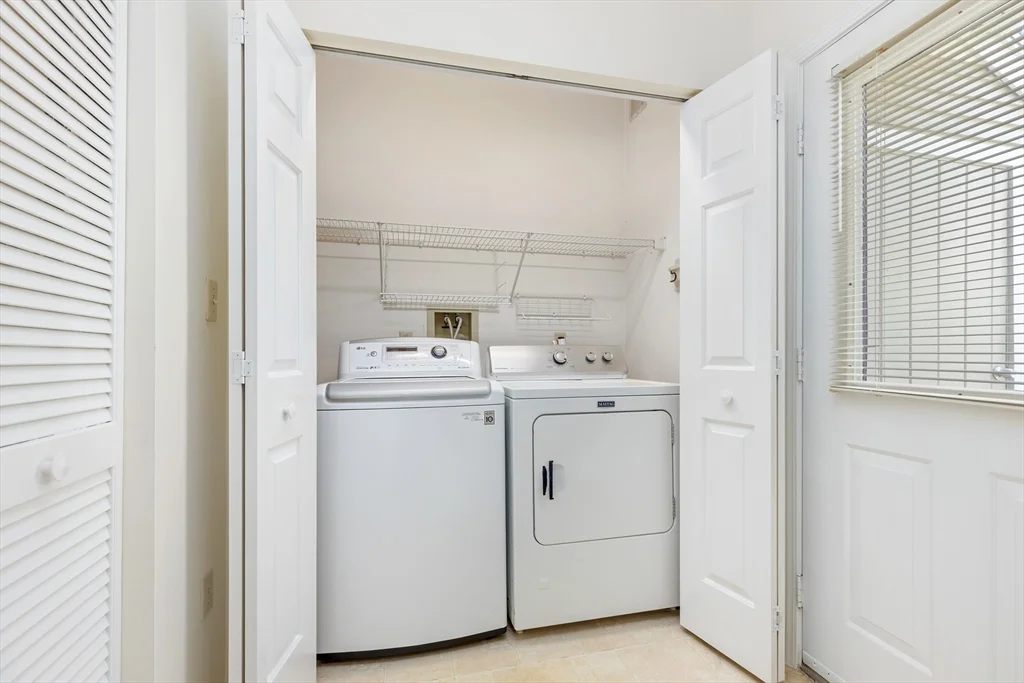 29 Hammond Pl, Woburn