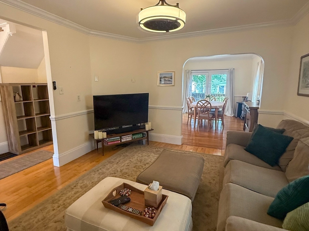 7 Dell St, East Somerville