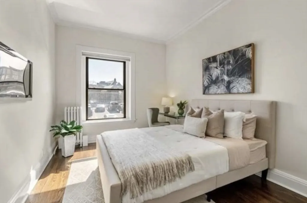 382 Commonwealth Ave, Back Bay