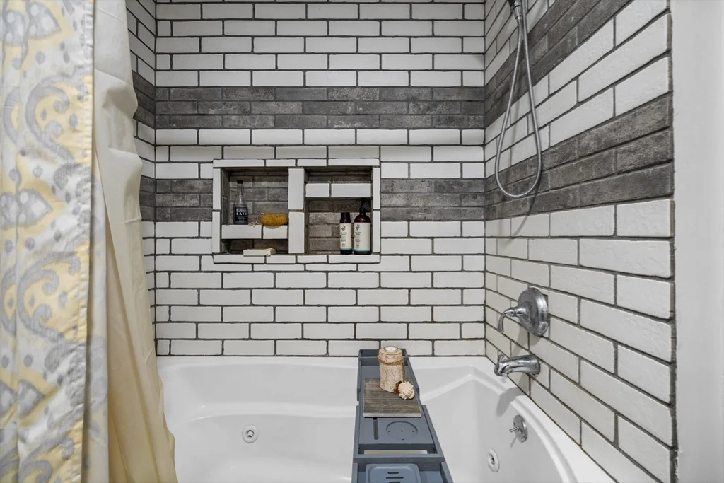 754 E 4th, South Boston