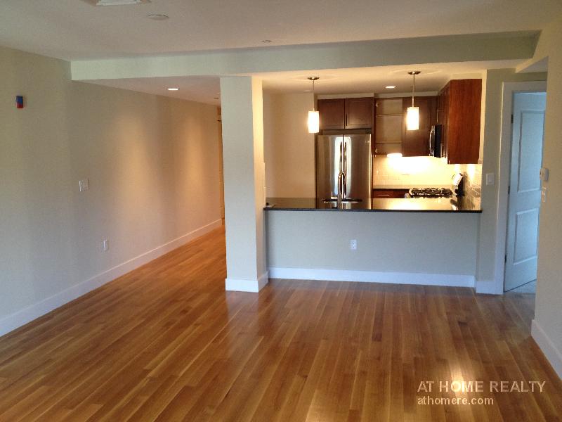 321 Hammond Pond Pkwa, Chestnut Hill