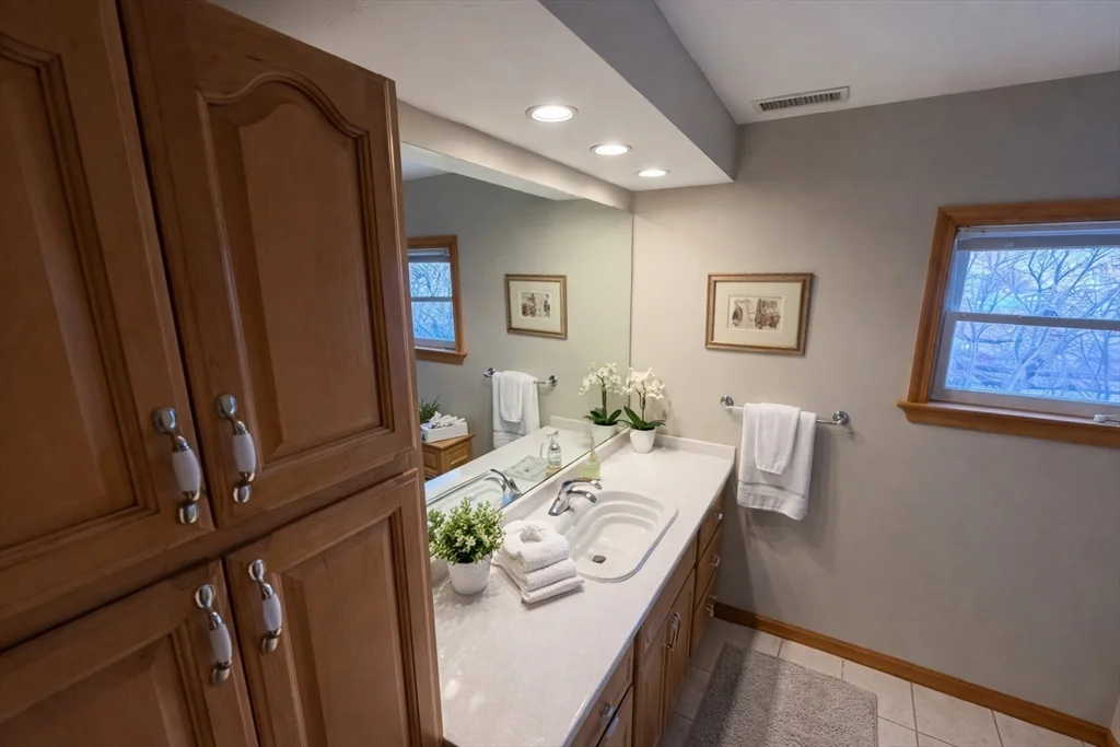 50 School St, Hudson