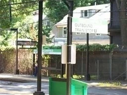 38 Dean Rd, Beaconsfield