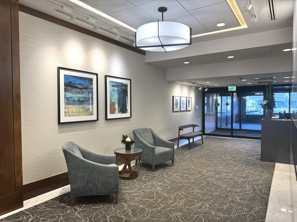 8 Whittier Pl, West End