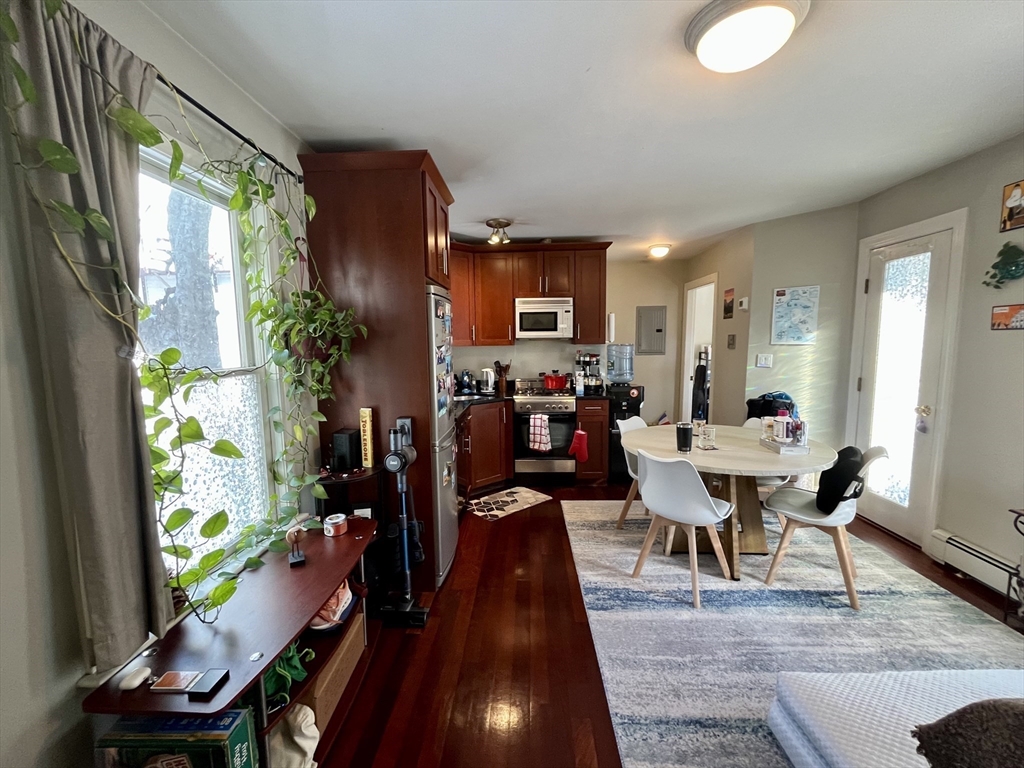 228 Hurley St, East Cambridge