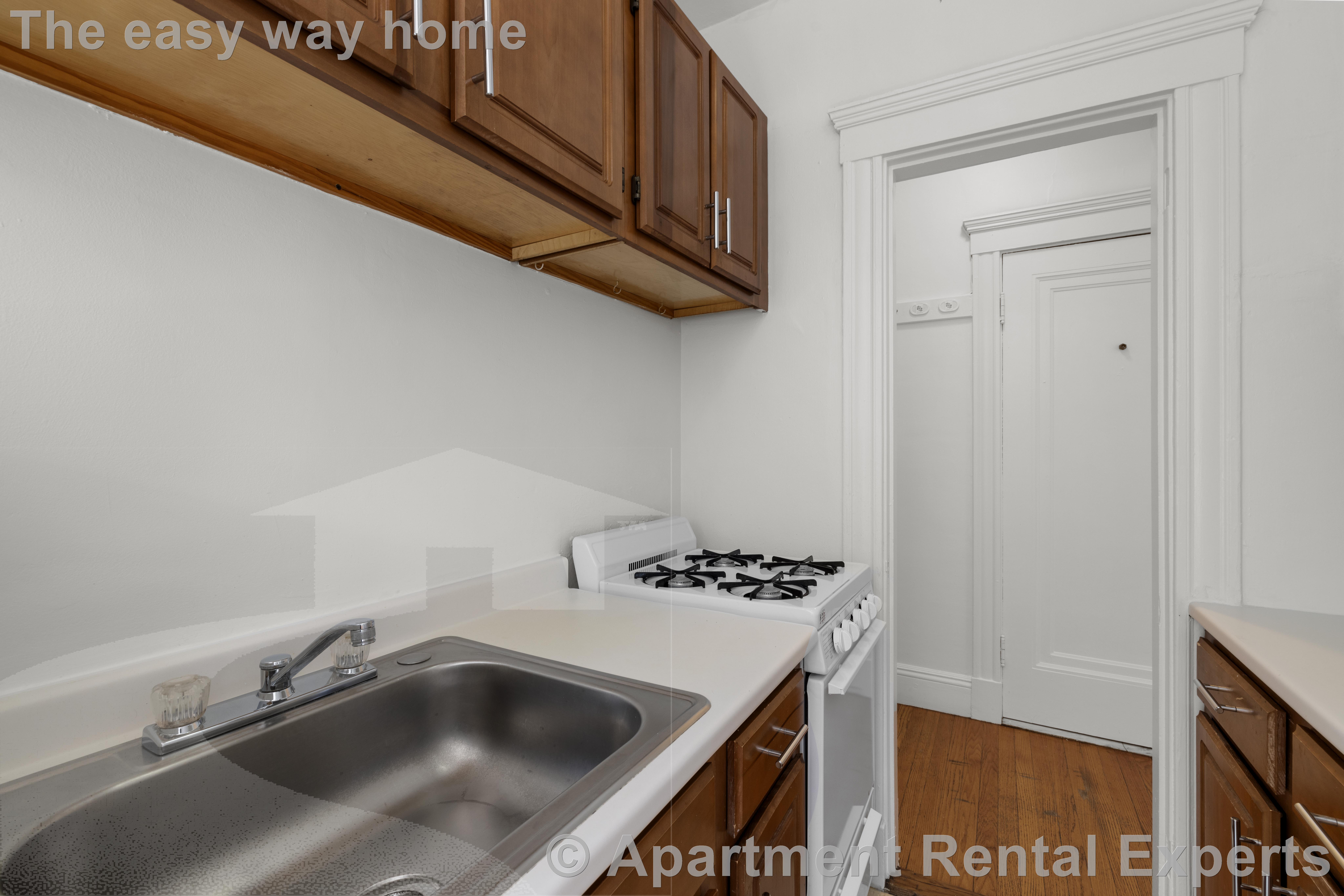 172 Maple St, Malden Center