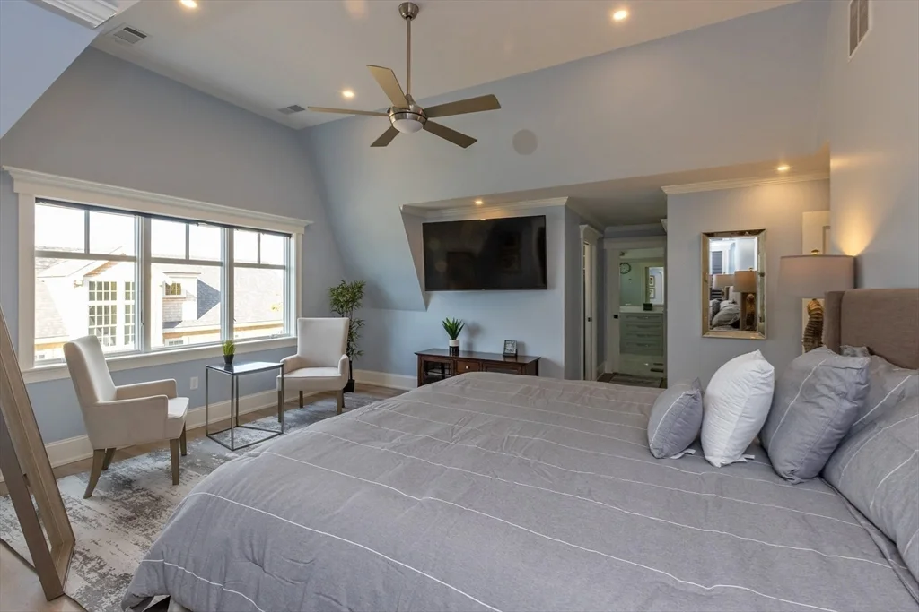 25 Cushing Ave, Crow Point