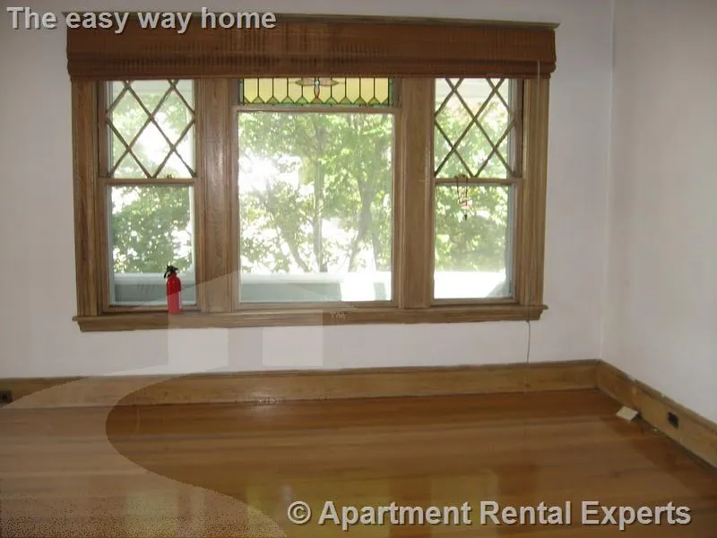 34 Leonard St, Tufts