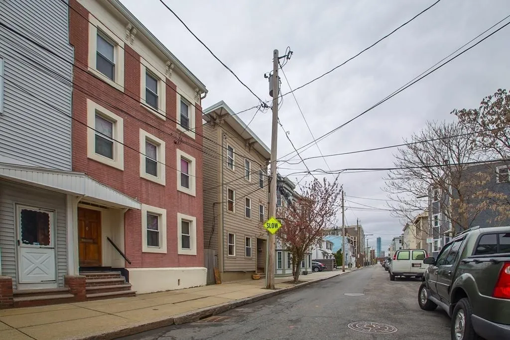 85 Baxter St, South Boston