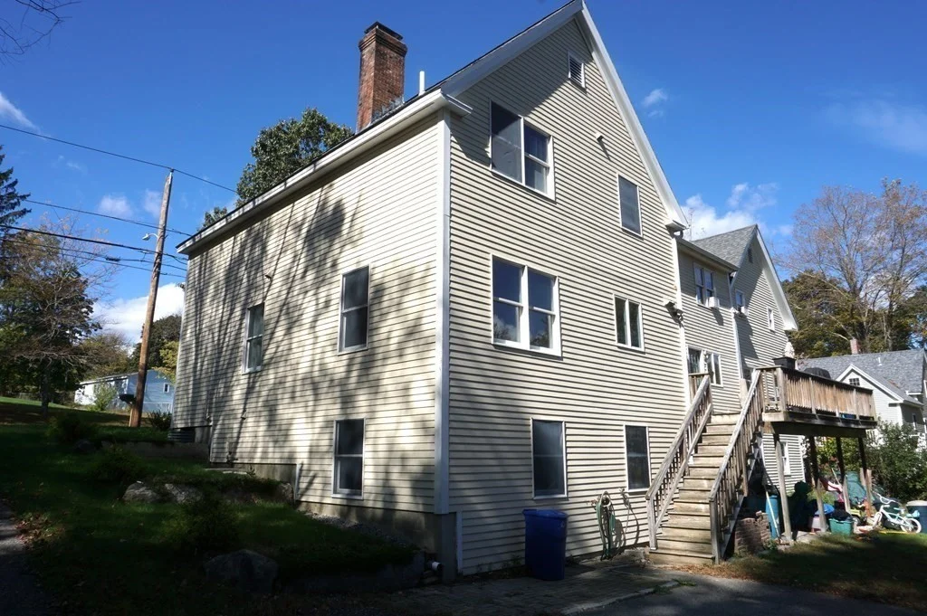 90 Groton St, Pepperell