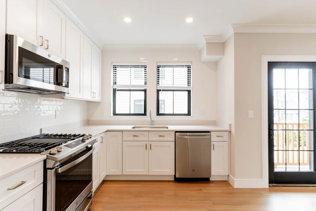 283 Lamartine St, Jamaica Plain