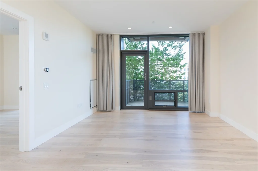 32 Traveler St, South End