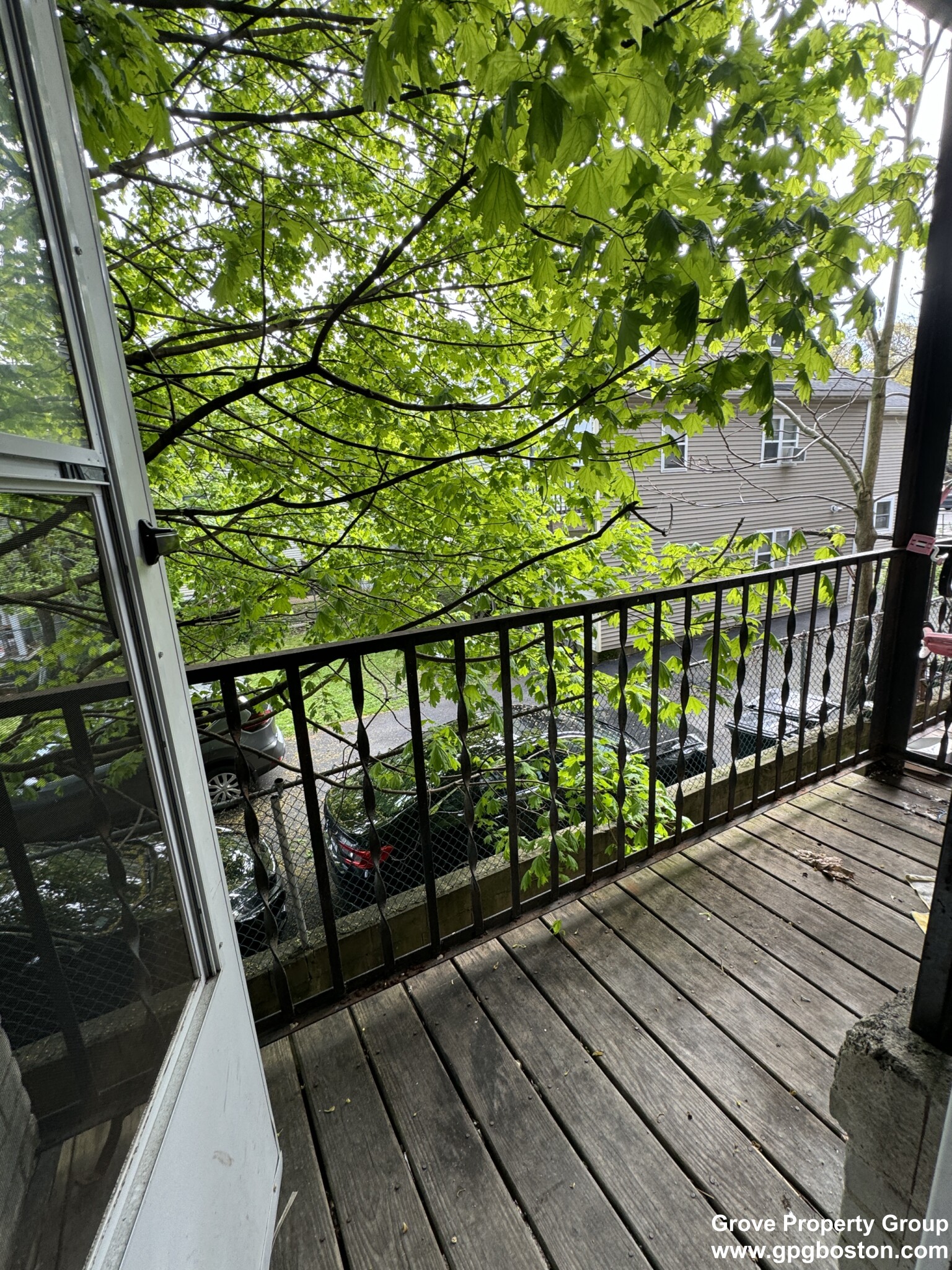 435 Walnut Ave, Roxbury