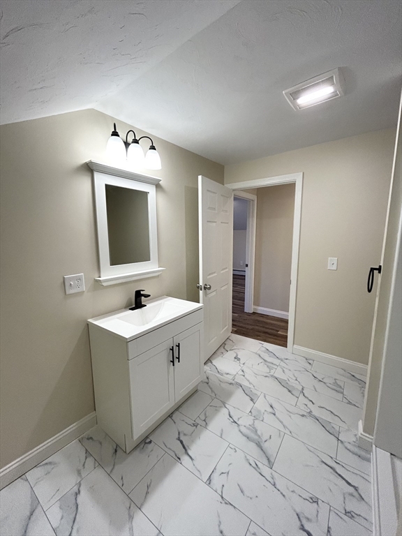 182 Smith St, North Attleboro