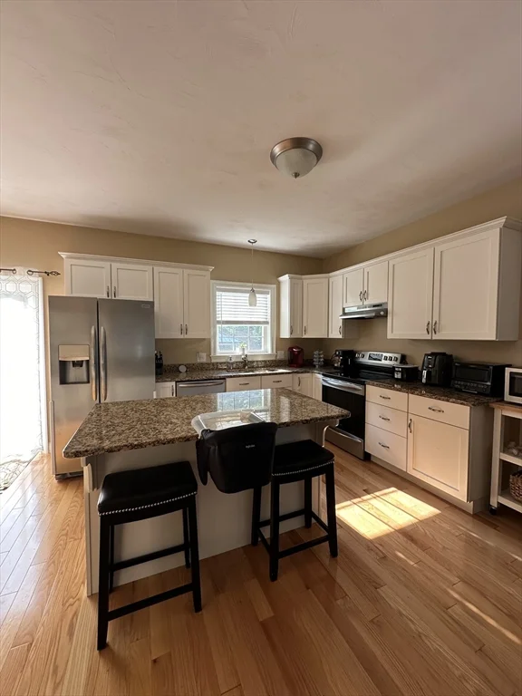 23 Skyview Dr, Millbury