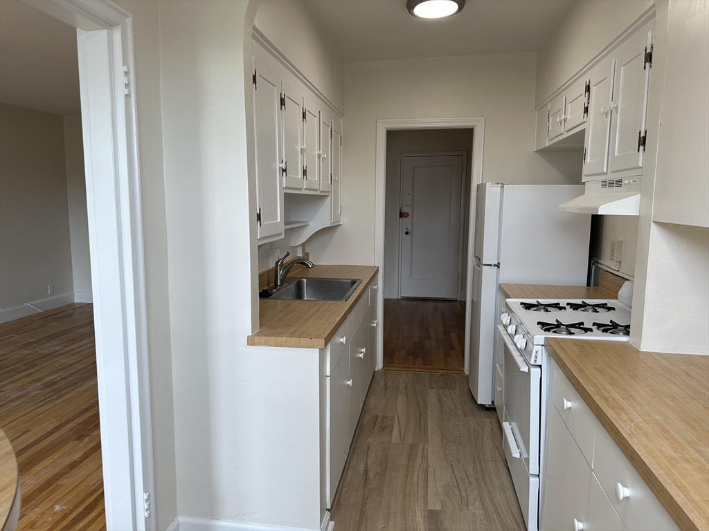 24 Concord Ave, Harvard Square