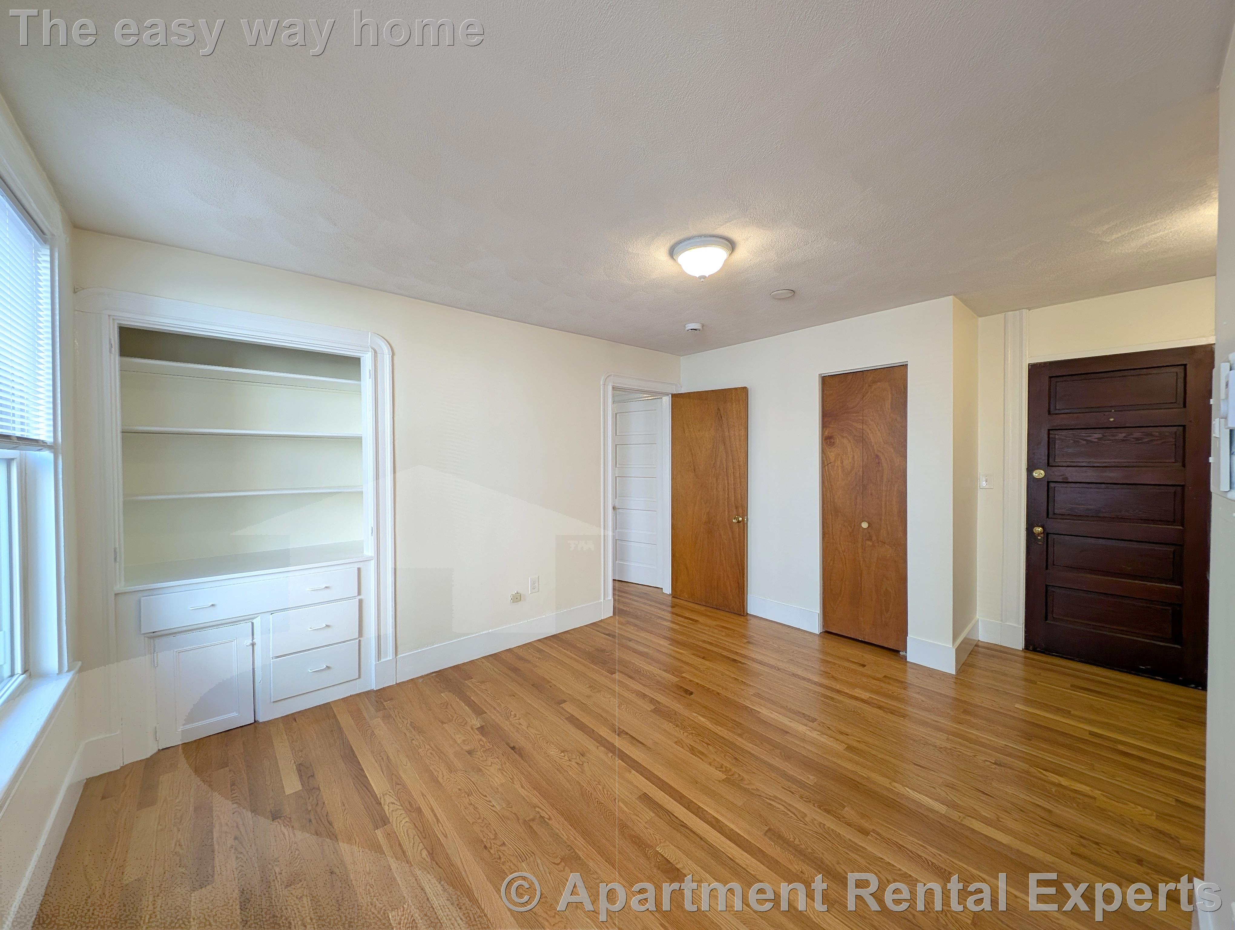 14 Garrison Ave, Teele Square