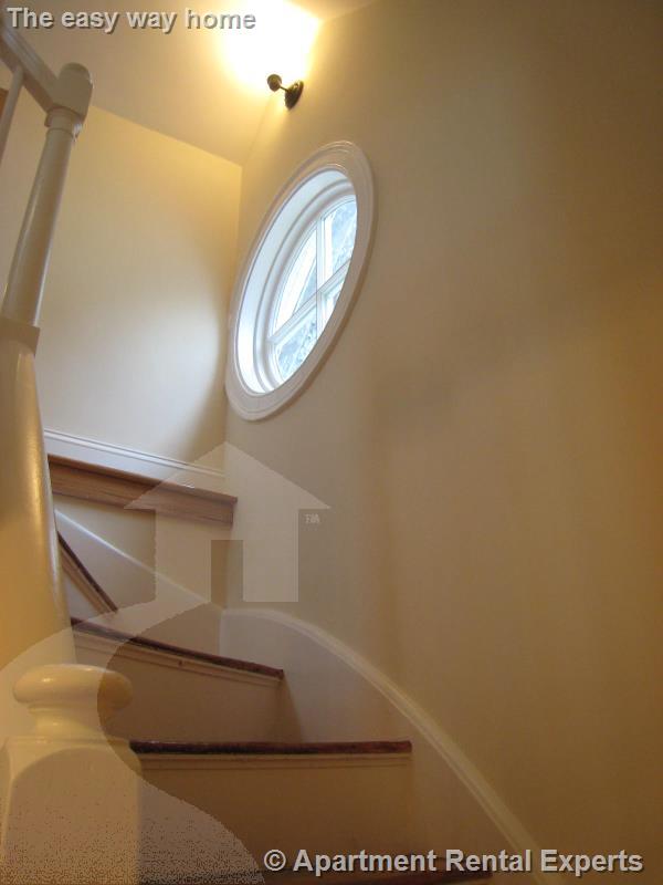 614 Main St, Magoun Square