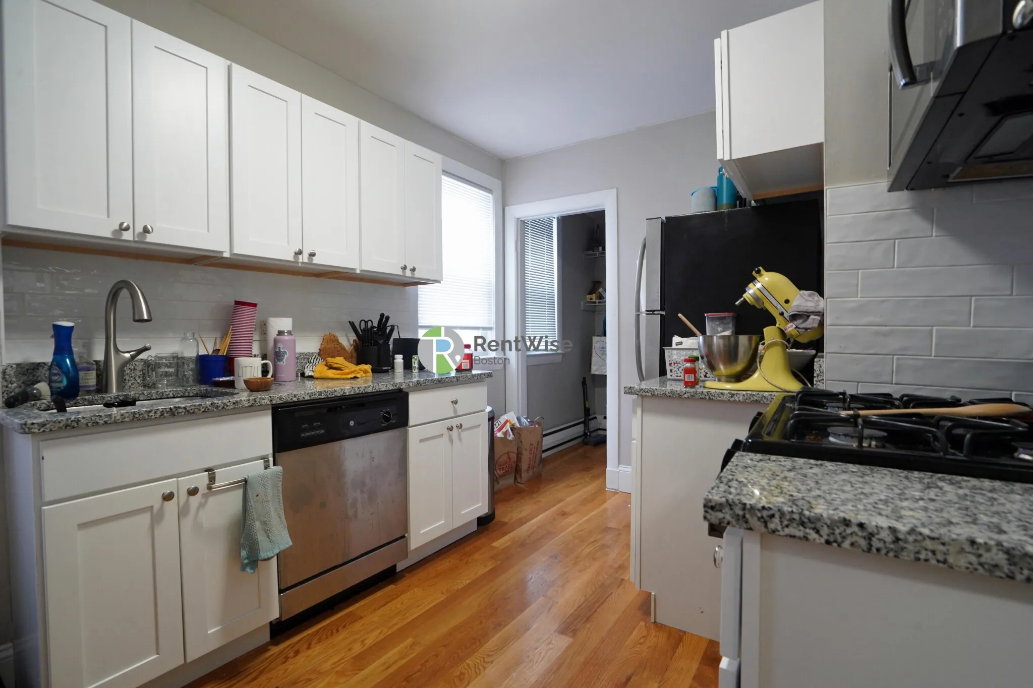 4 Ashford Ct, Allston