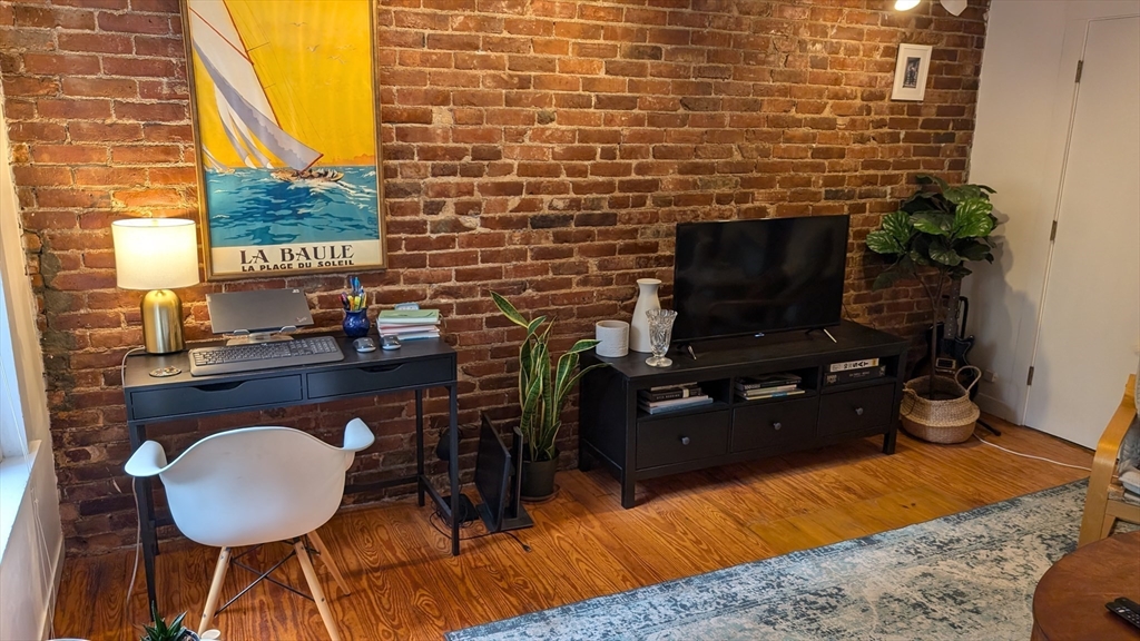 16 Shepard St, Neighborhood Nine