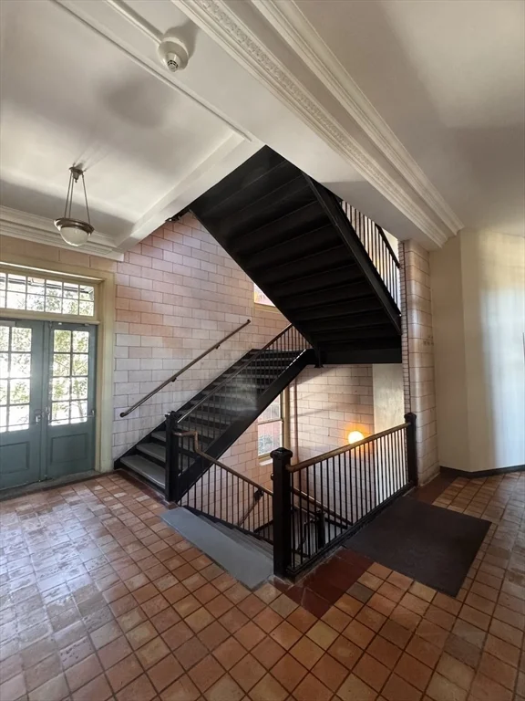 48 Forest St, Medford