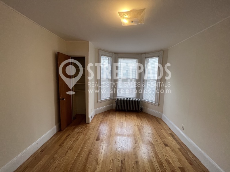 381 Harvard St, Mid-Cambridge