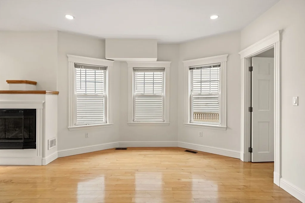 2536 Massachusetts Ave, North Cambridge