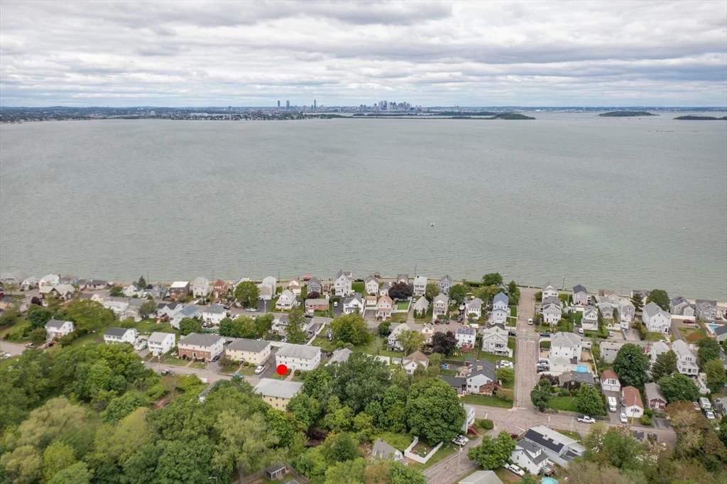 51 Stoughton St, Quincy