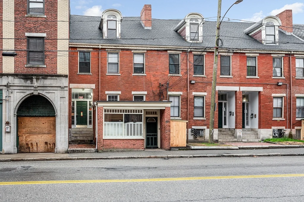 110 Appleton St, Lowell