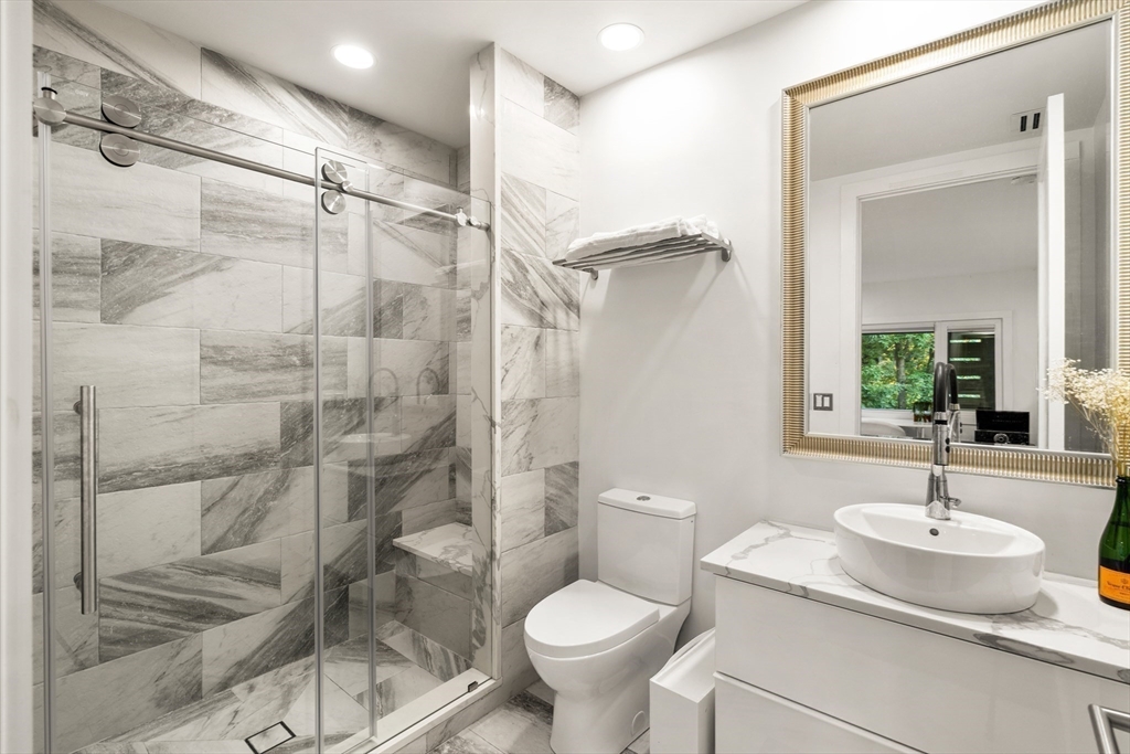 30 Whipple Rd, Lexington