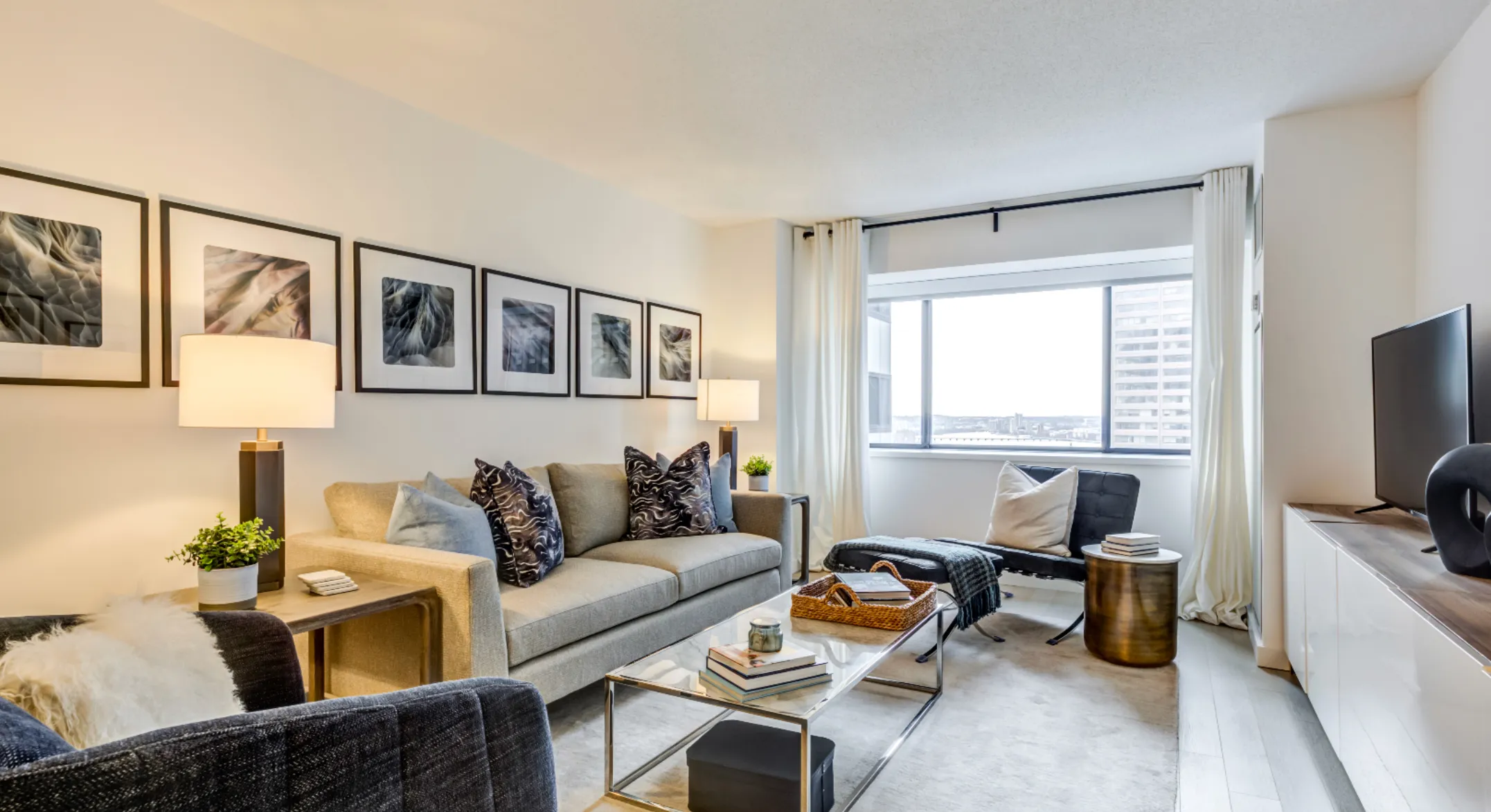 125 Devonshire Pl, Downtown