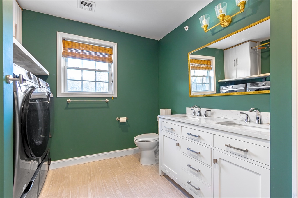 1093 Main St, Weymouth