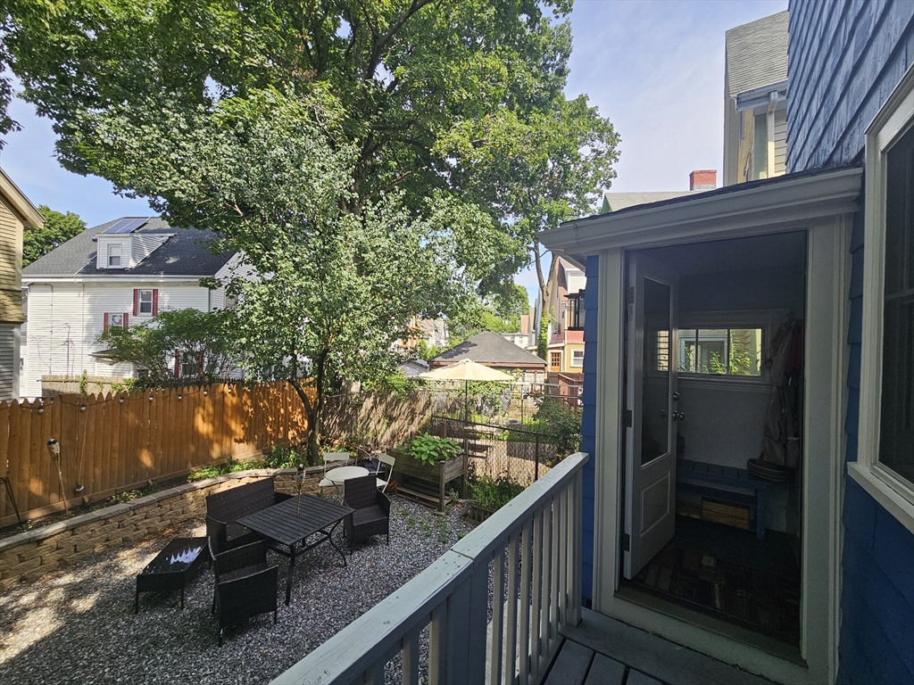 21 Edge Hill St, Jamaica Plain