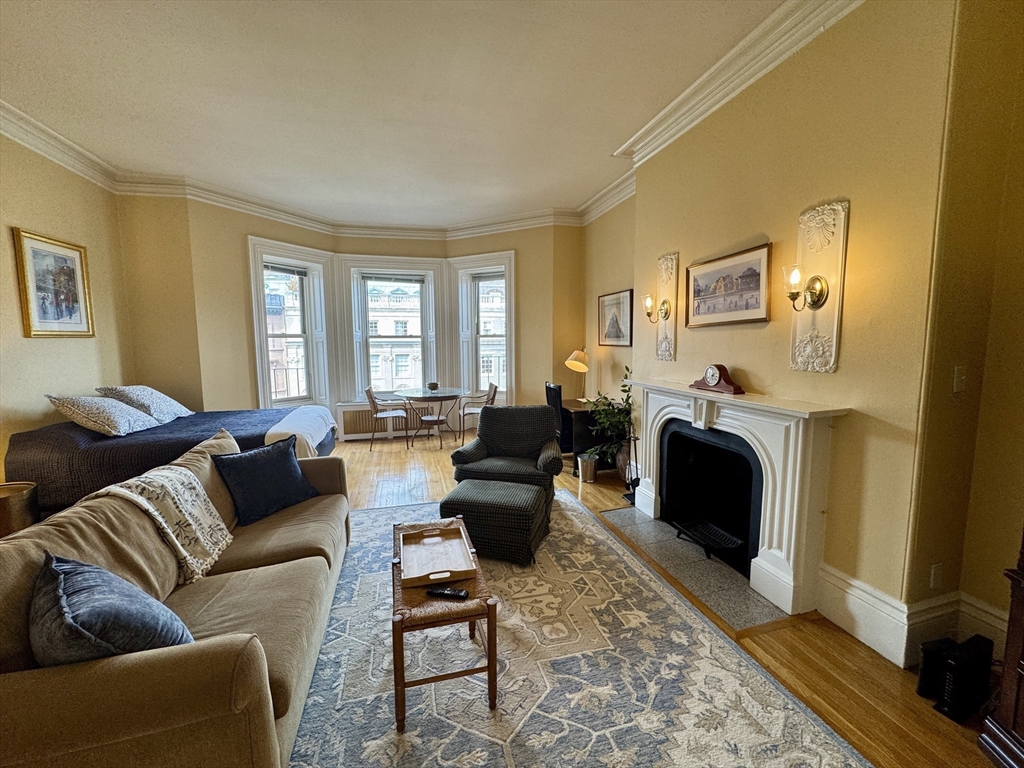 169 Beacon St, Back Bay