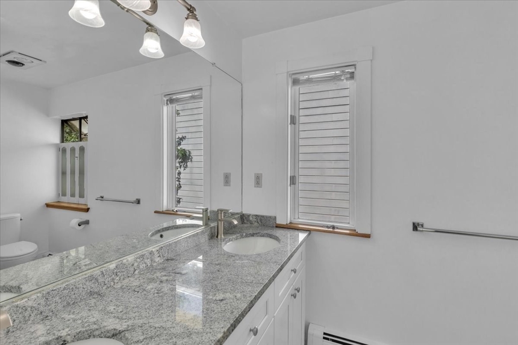 325 Western Ave, Riverside