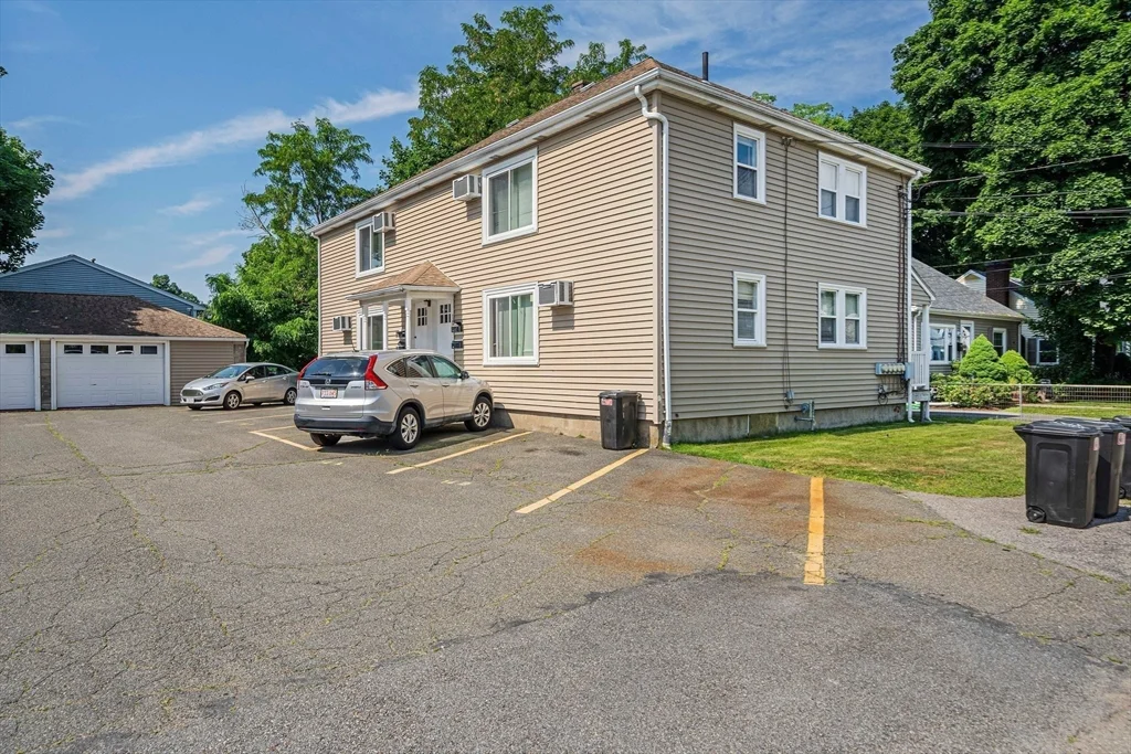 14 Hartwell St, Waltham