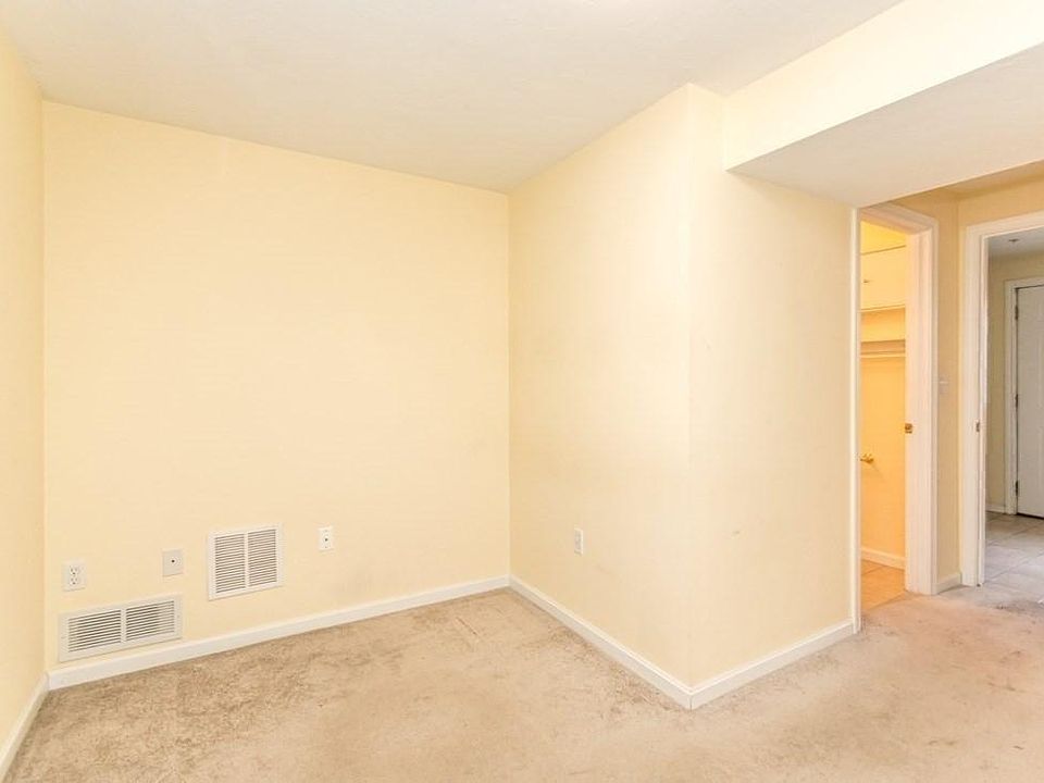 1005 Trapelo Rd, North Waltham