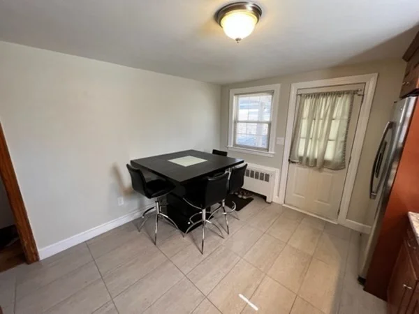 375 Elm St, Braintree