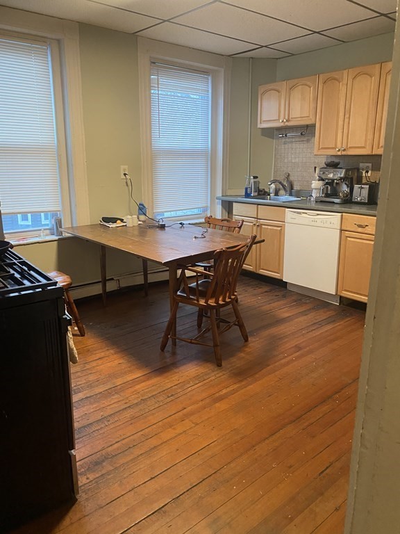 111 H St, South Boston