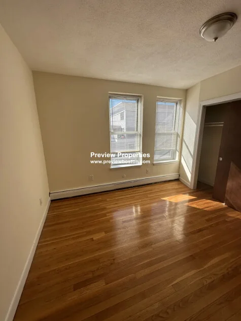 176 North Beacon St, Brighton