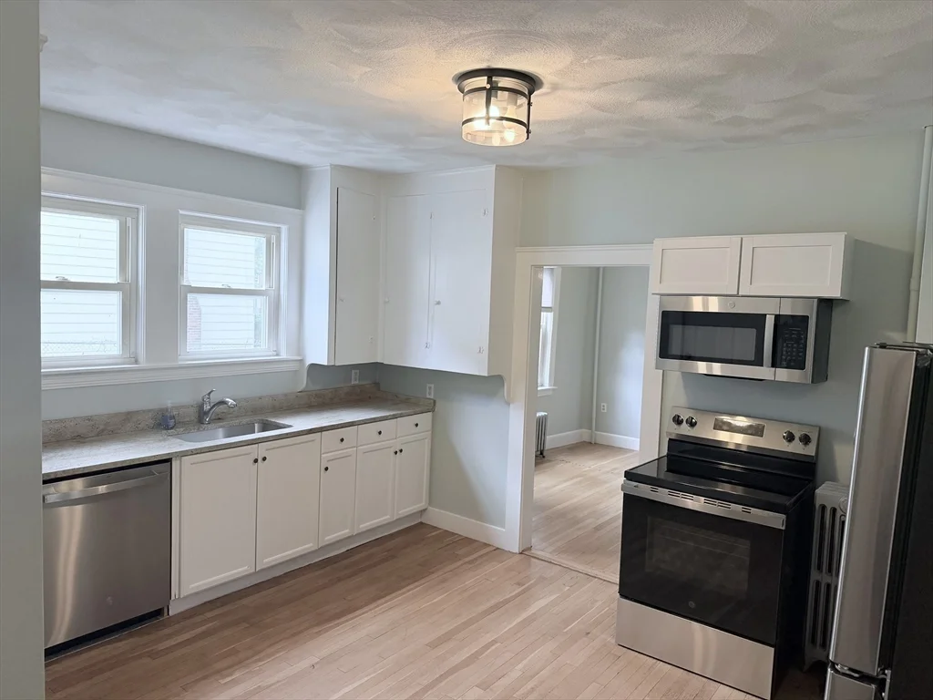 56 South Main St, Uxbridge