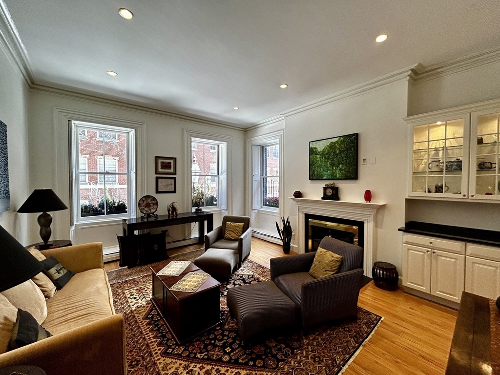 3 Walnut St, Beacon Hill