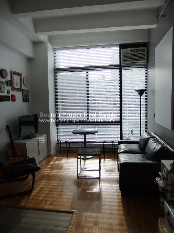 12 Stoneholm St, Fenway