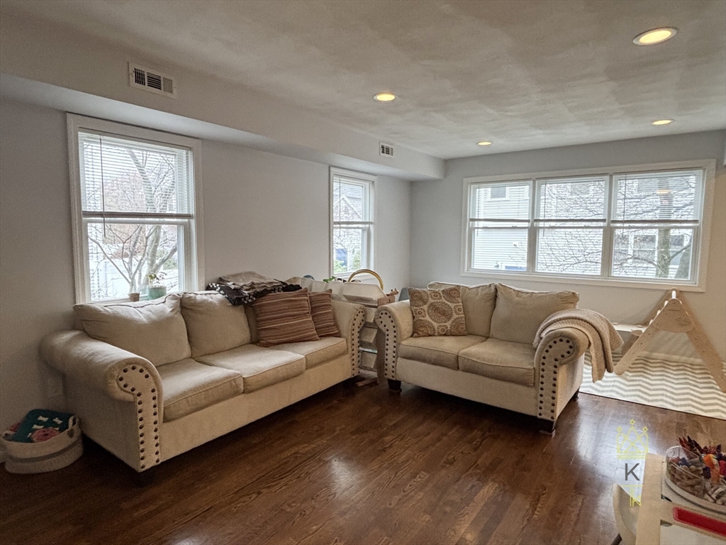 29 Harrison St, Roslindale