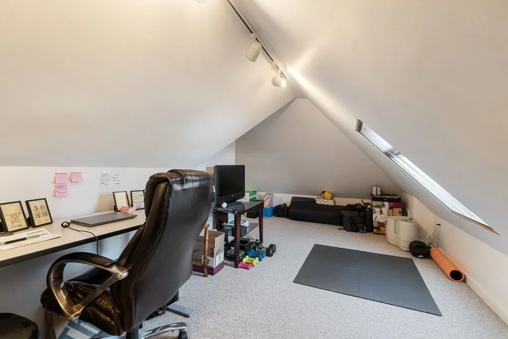 10 West Bellevue Ave, Avon Hill