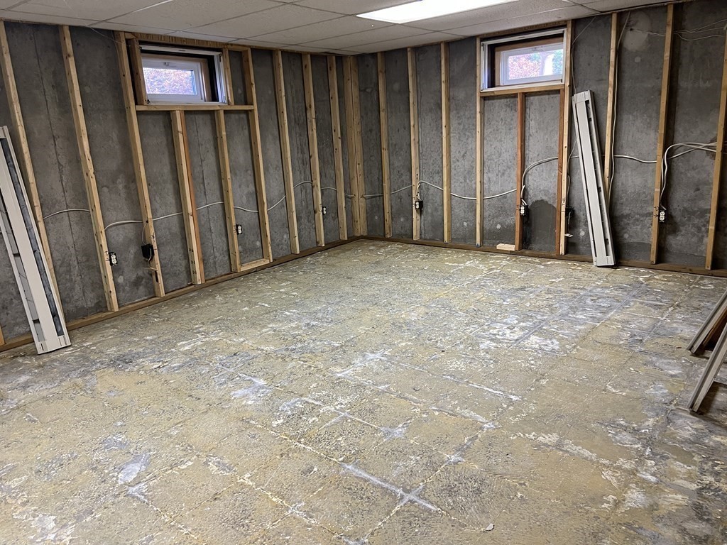 55 Staffordshire Ln, Concord