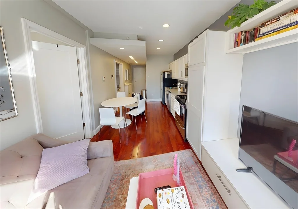 9 Anderson, Beacon Hill