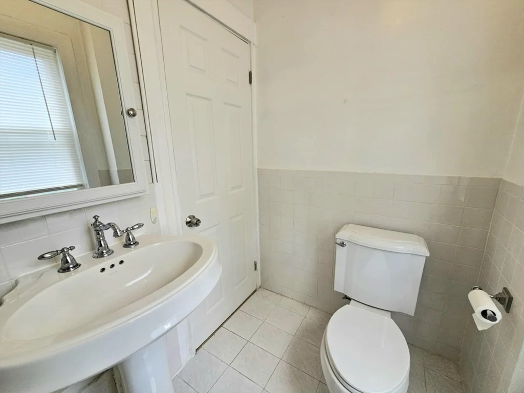 398 Charles St, Malden