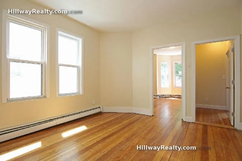 114 Everett St, East Boston